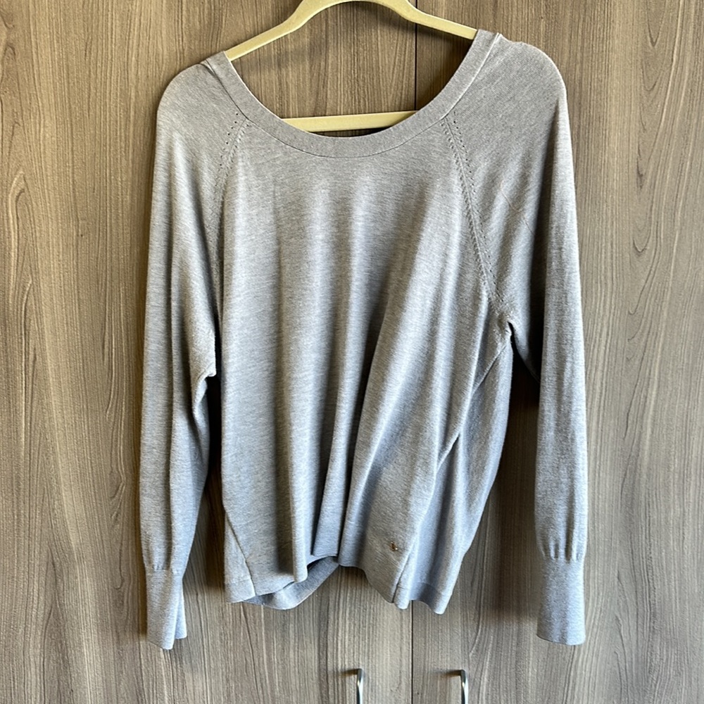 Women’s sweater - Picture 2 of 2